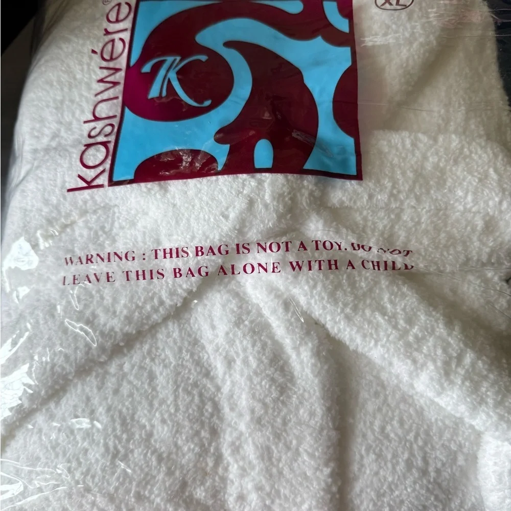 Kashwere White Plush Bathrobe XL - Picture 6 of 8